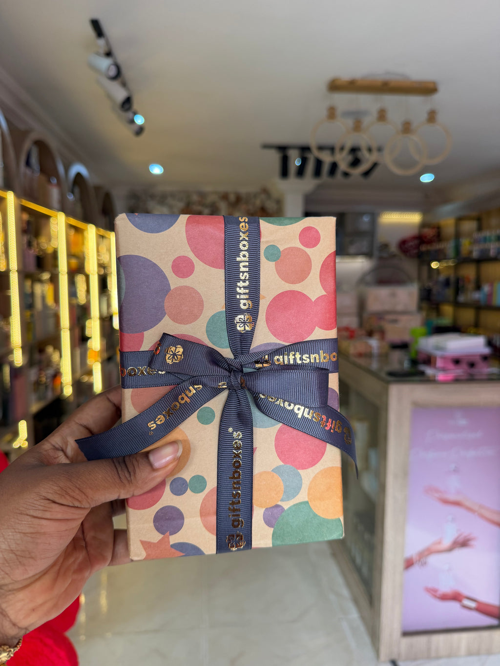 GIFT WRAPPING