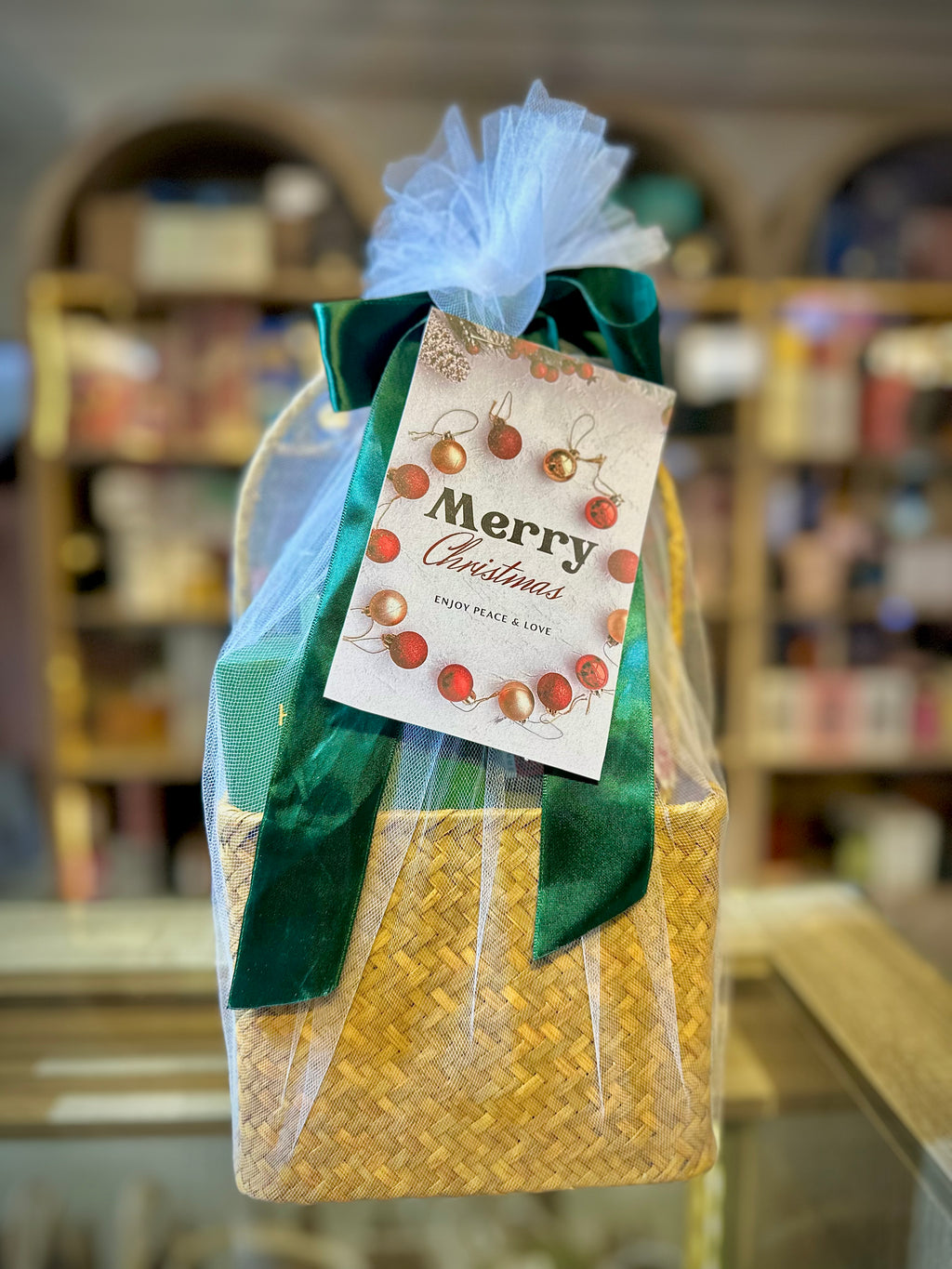 GREEN PERFUME HAMPER