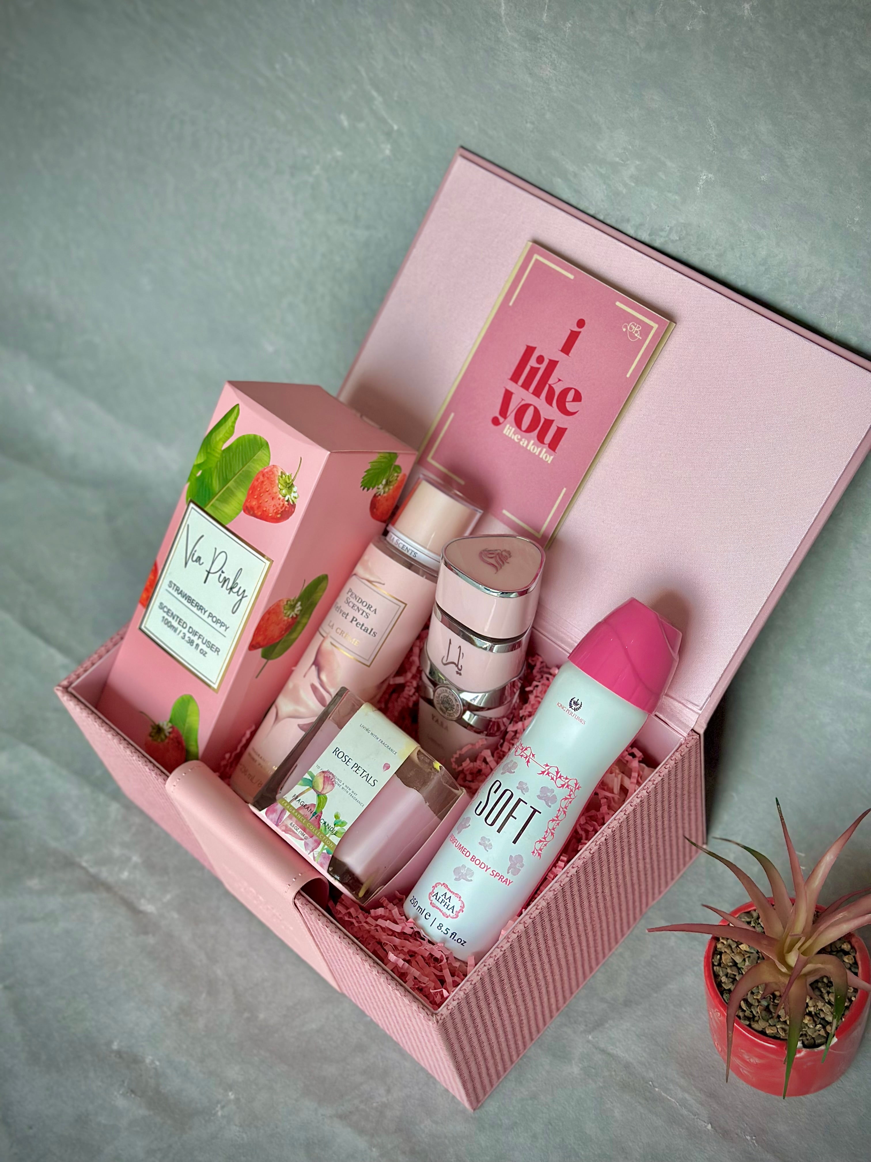 BLUSH PINK GIFT BOX🌸