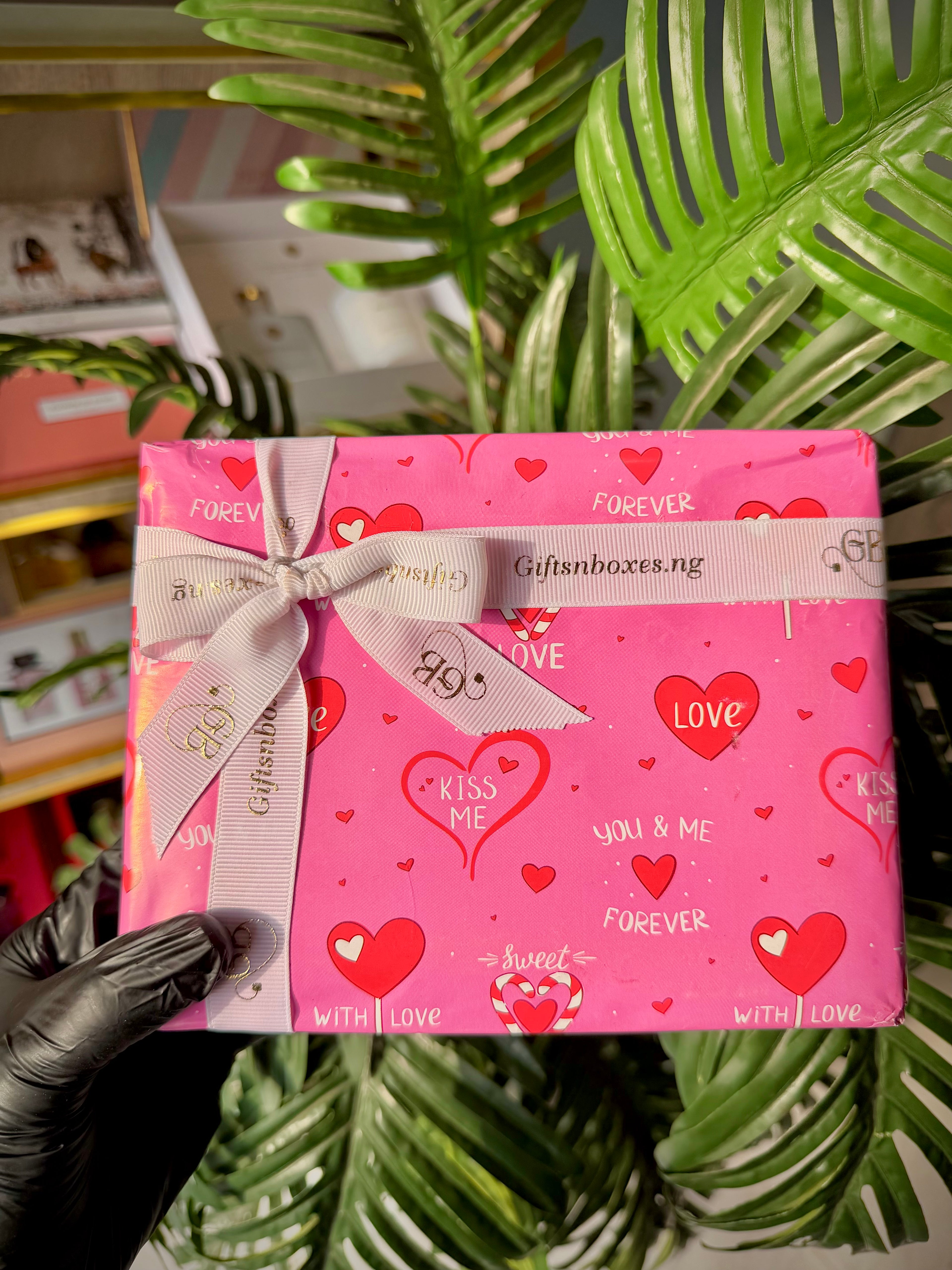 VALENTINE GIFT WRAPPING