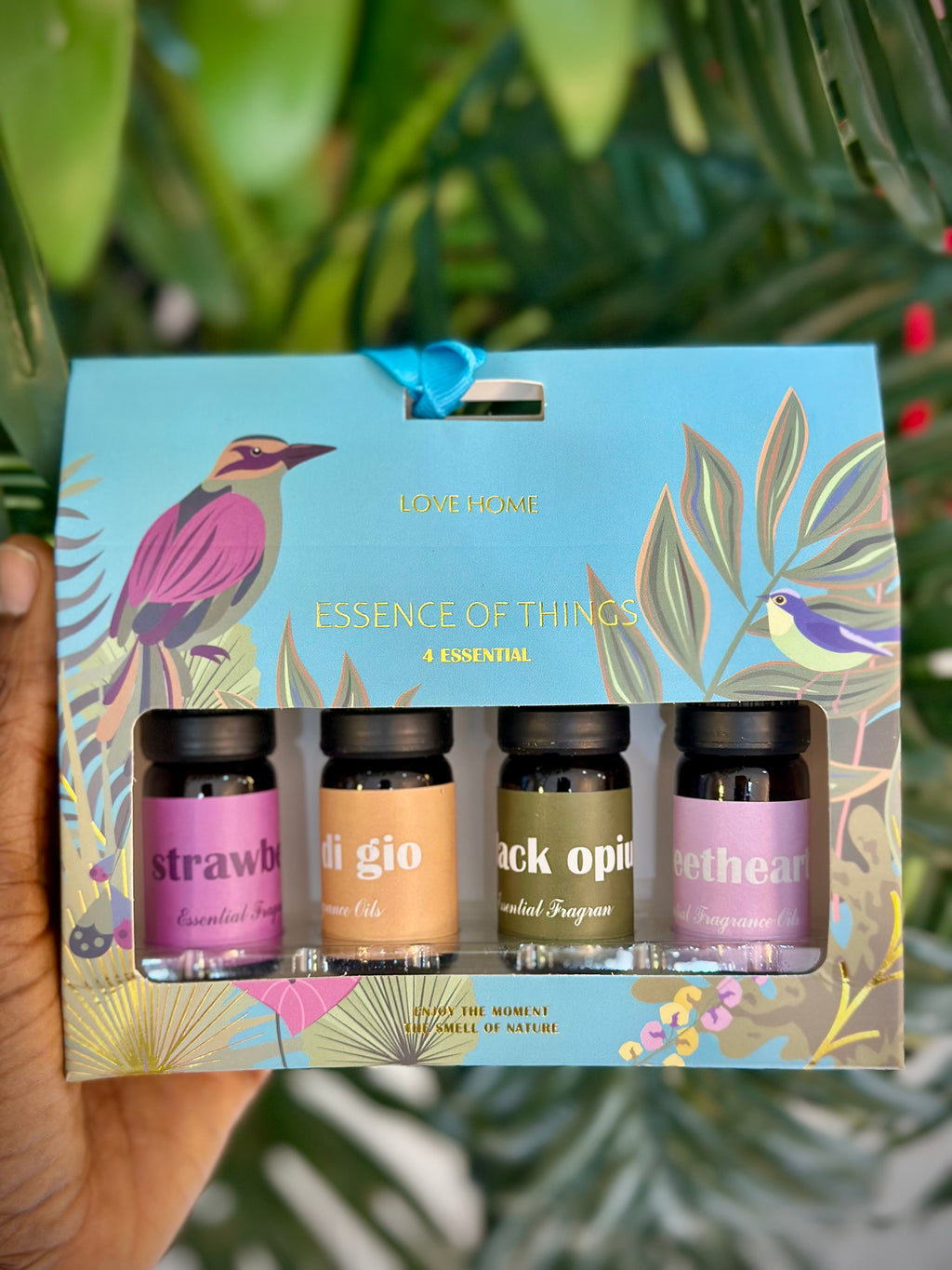 LOVE HOME ESSENTIAL OILS