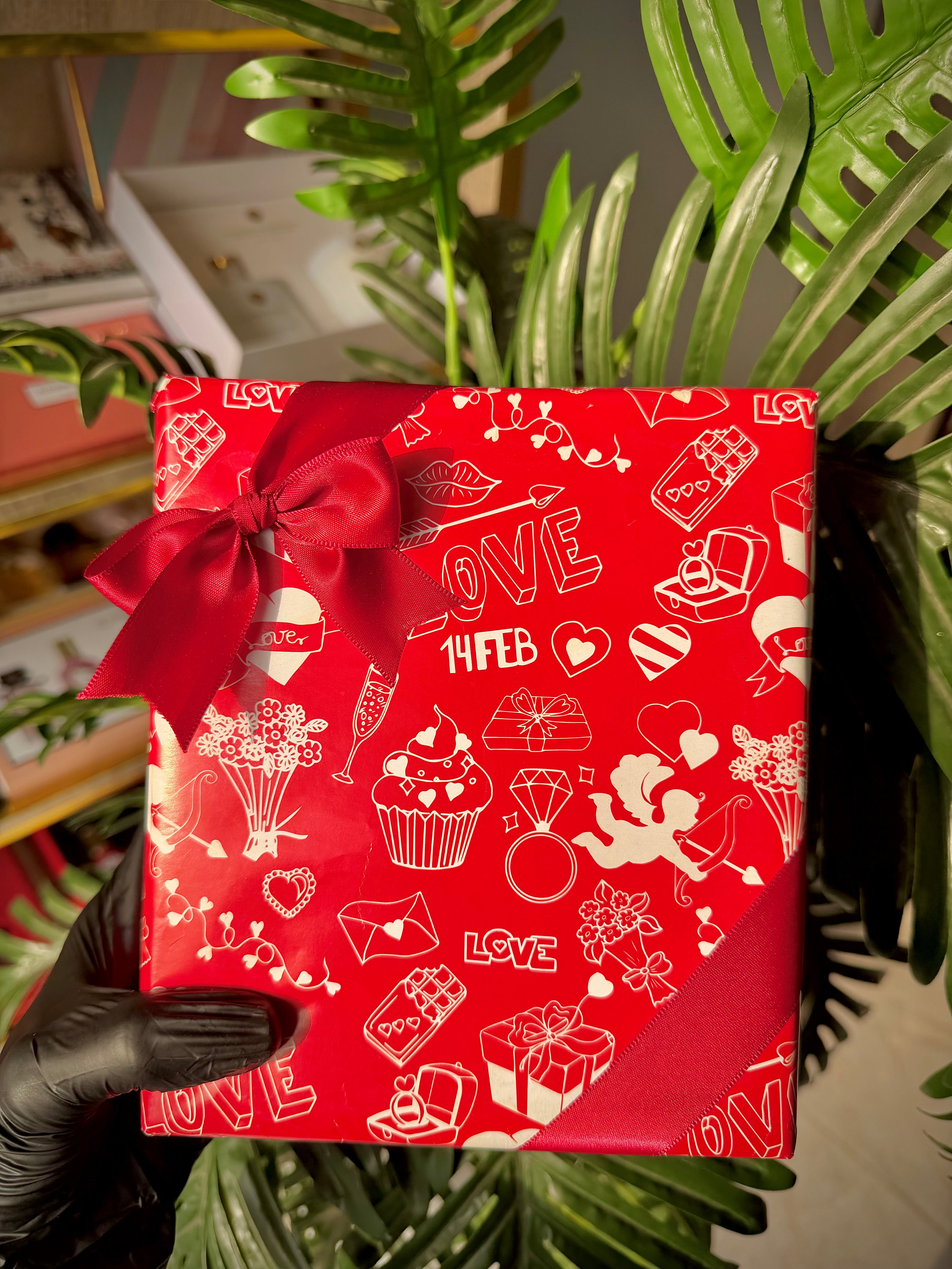VALENTINE GIFT WRAPPING