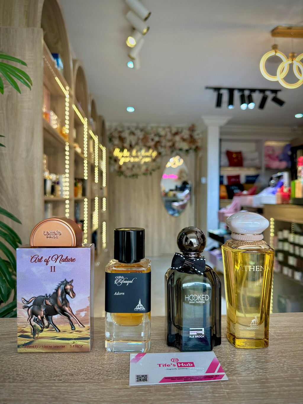 WHAT DOES YOUR SCENT SAY ABOUT YOU?